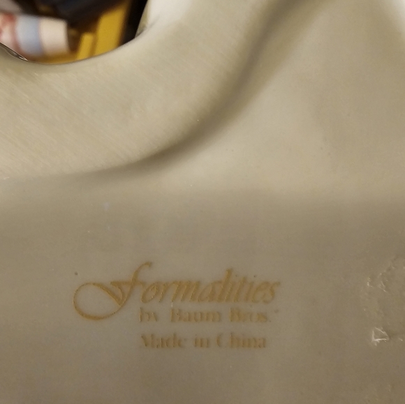 Formalities by Baum Bros. Porcelain Victorian Rose Sleeping Cat Figurine - Picture 3 of 4